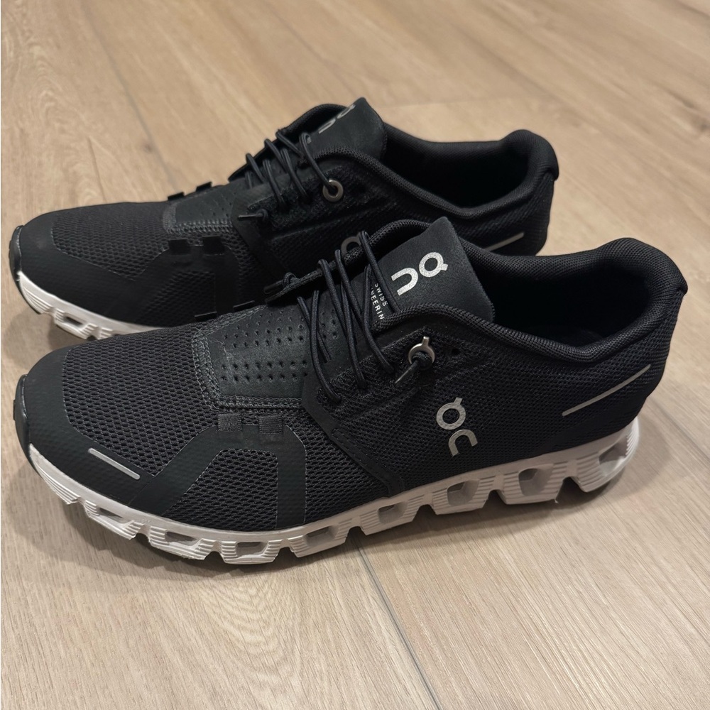 On Running Womens Black Cloud 5 Shoe